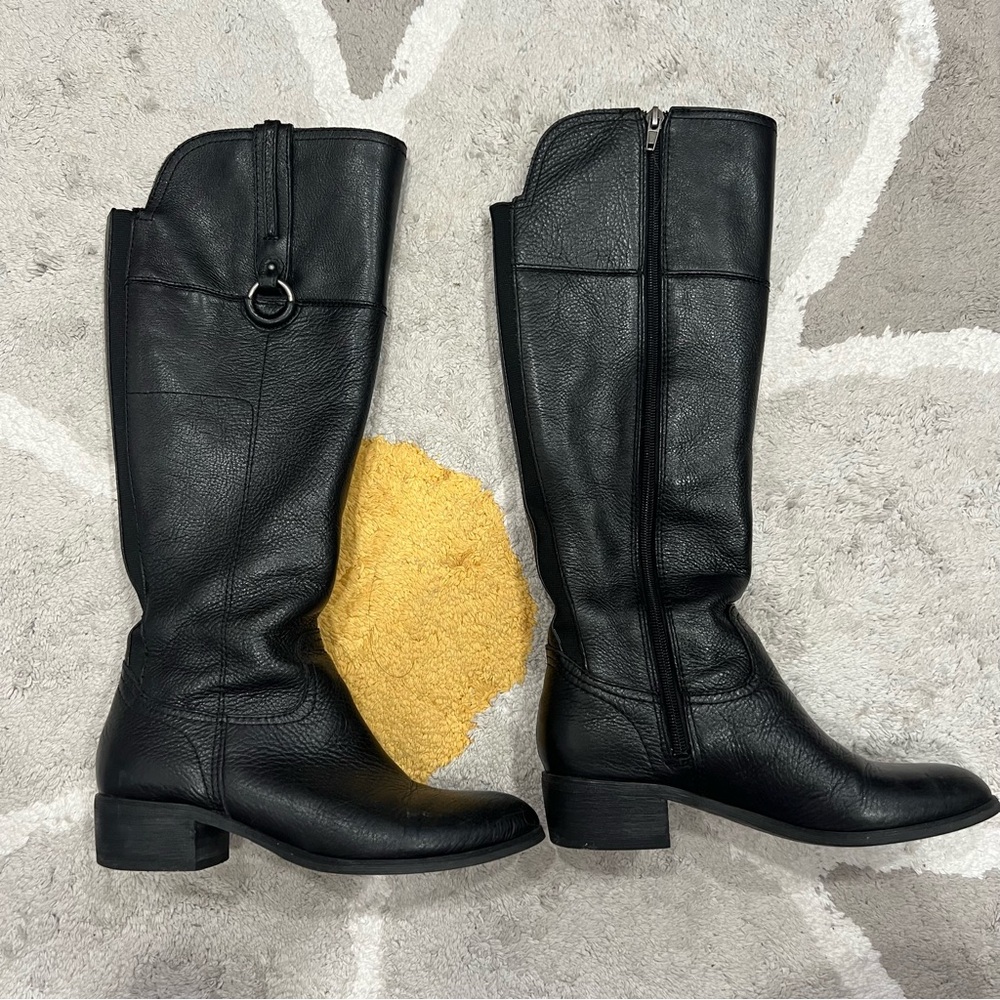 Black leather riding boots FREE W PURCHASE OF $25